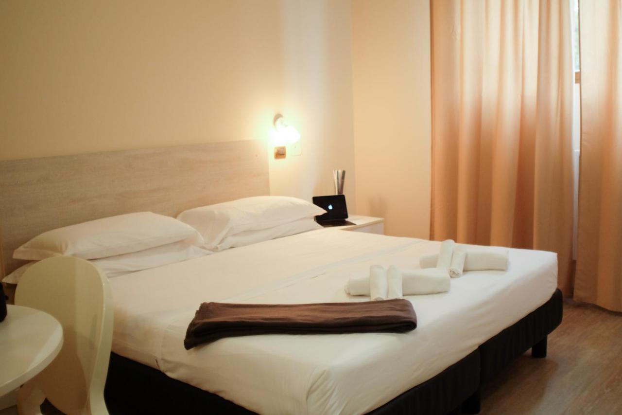 Hp Fly Hotel Bologna Calderara di Reno Kültér fotó